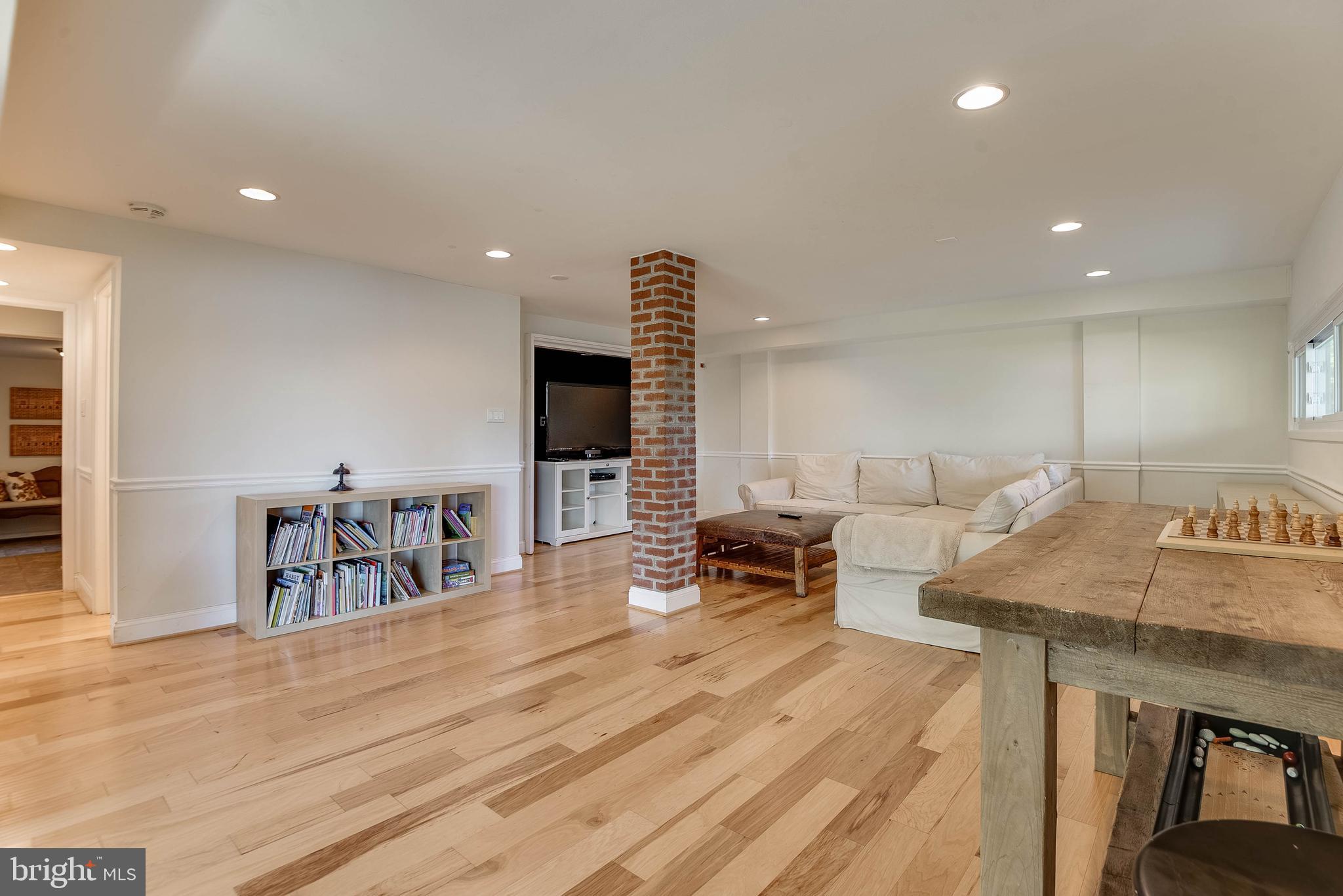 9400 Raintree Road Burke, VA 22015 - Photo 5 of 87 Gallery Image 5