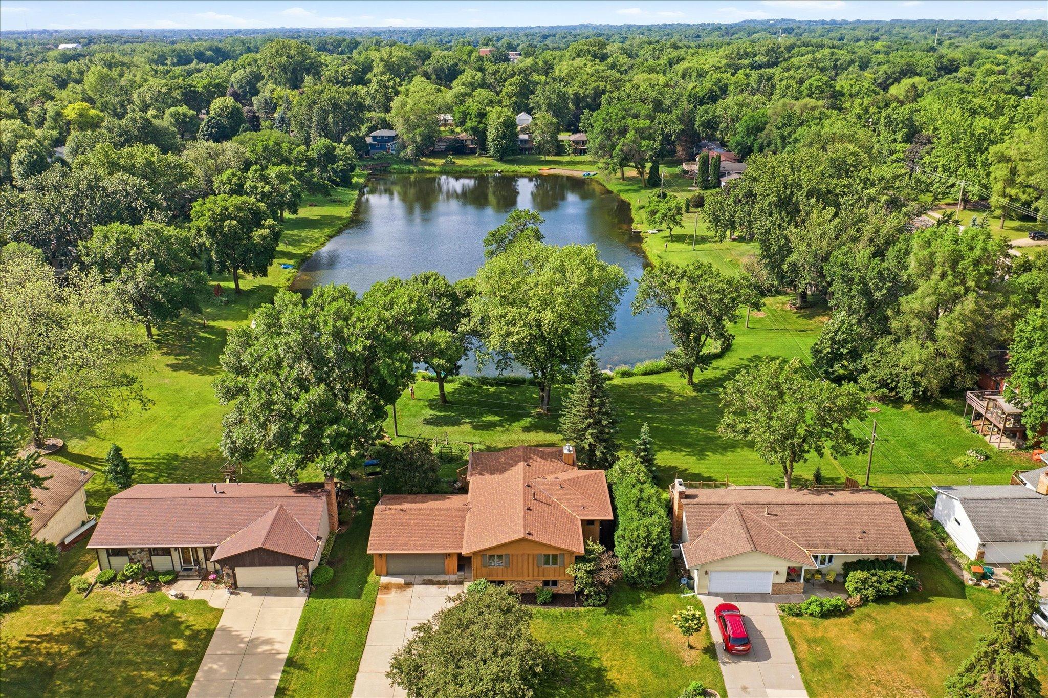 2516 Ridge Lane Mounds View, MN 55112 - Photo 2 of 73