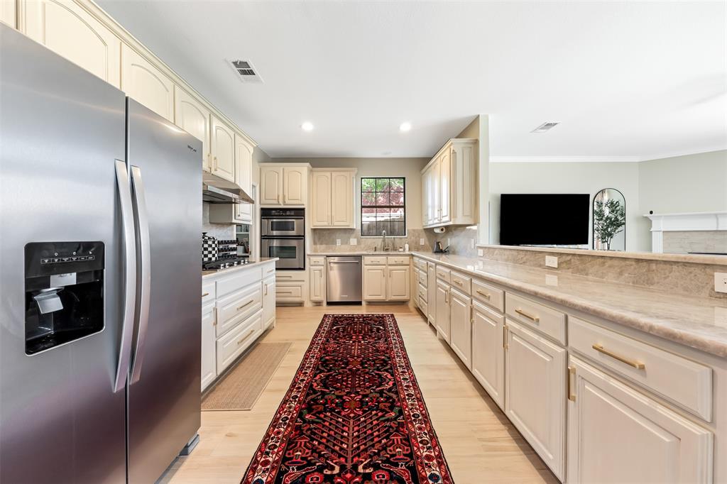 5501 Blazing Star Road Frisco, TX 75036 - Photo 8 of 37