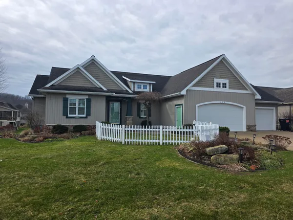 $599,999 | 1494 Ponstein Drive, Hudsonville, MI 49426