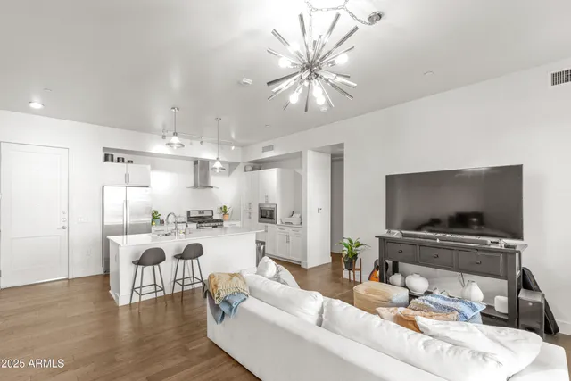 $409,000 | 3131 North Central Avenue, Unit 3006, Phoenix, AZ 85012