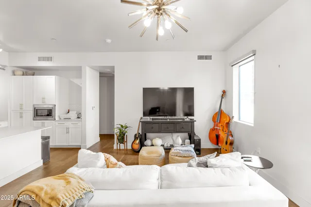 $409,000 | 3131 North Central Avenue, Unit 3006, Phoenix, AZ 85012