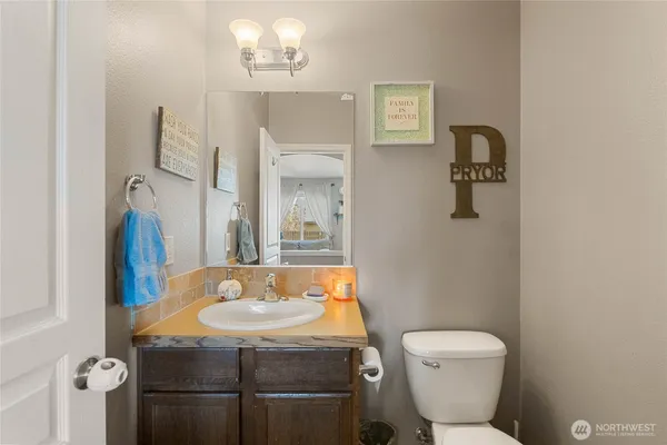 $395,000 | 800 South Hamilton Road, Moses Lake, WA 98837