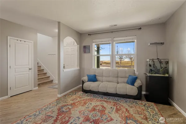 $395,000 | 800 South Hamilton Road, Moses Lake, WA 98837