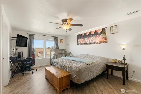 $395,000 | 800 South Hamilton Road, Moses Lake, WA 98837