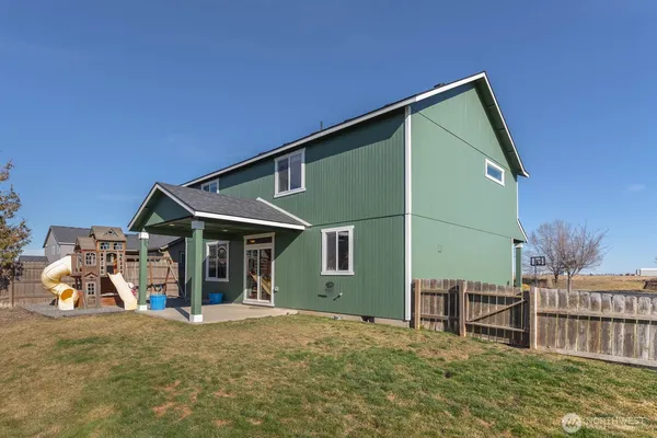 $395,000 | 800 South Hamilton Road, Moses Lake, WA 98837