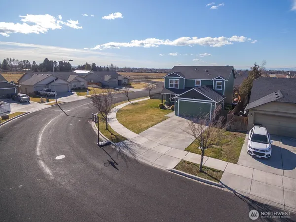 $395,000 | 800 South Hamilton Road, Moses Lake, WA 98837