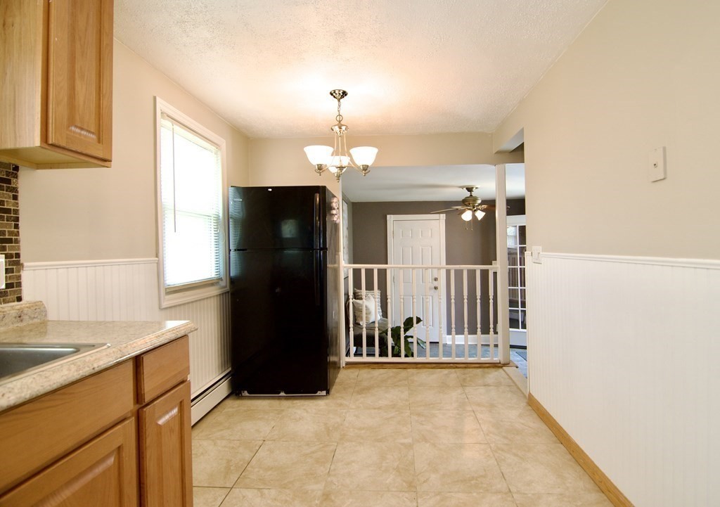 212 West Allen Ridge Road Springfield, MA 01118 - Photo 11 of 42