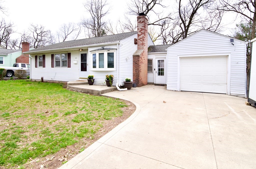 212 West Allen Ridge Road Springfield, MA 01118 - Photo 2 of 42
