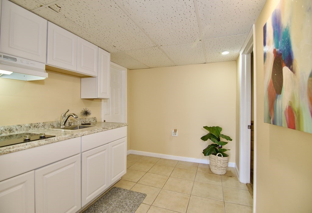 212 West Allen Ridge Road Springfield, MA 01118 - Photo 28 of 42