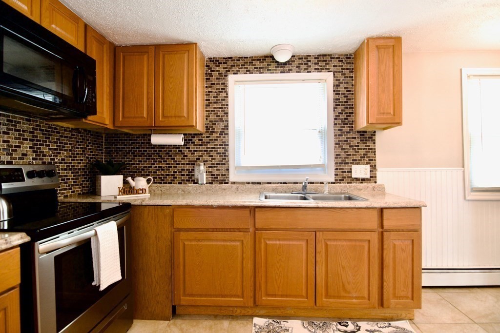 212 West Allen Ridge Road Springfield, MA 01118 - Photo 9 of 42