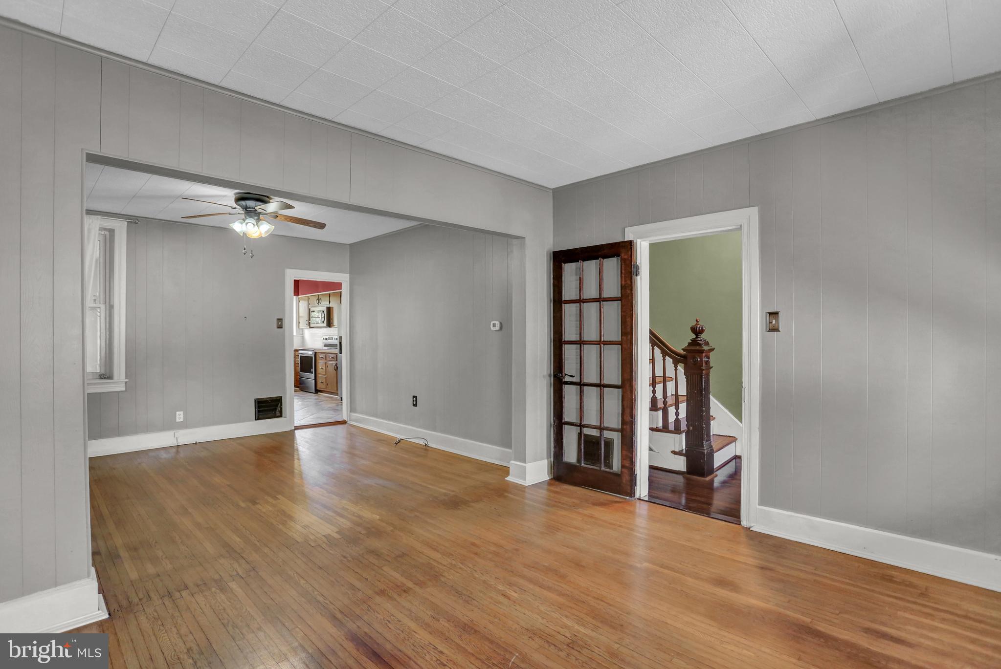 183 South East Street Spring Grove, PA 17362 - Photo 2 of 37