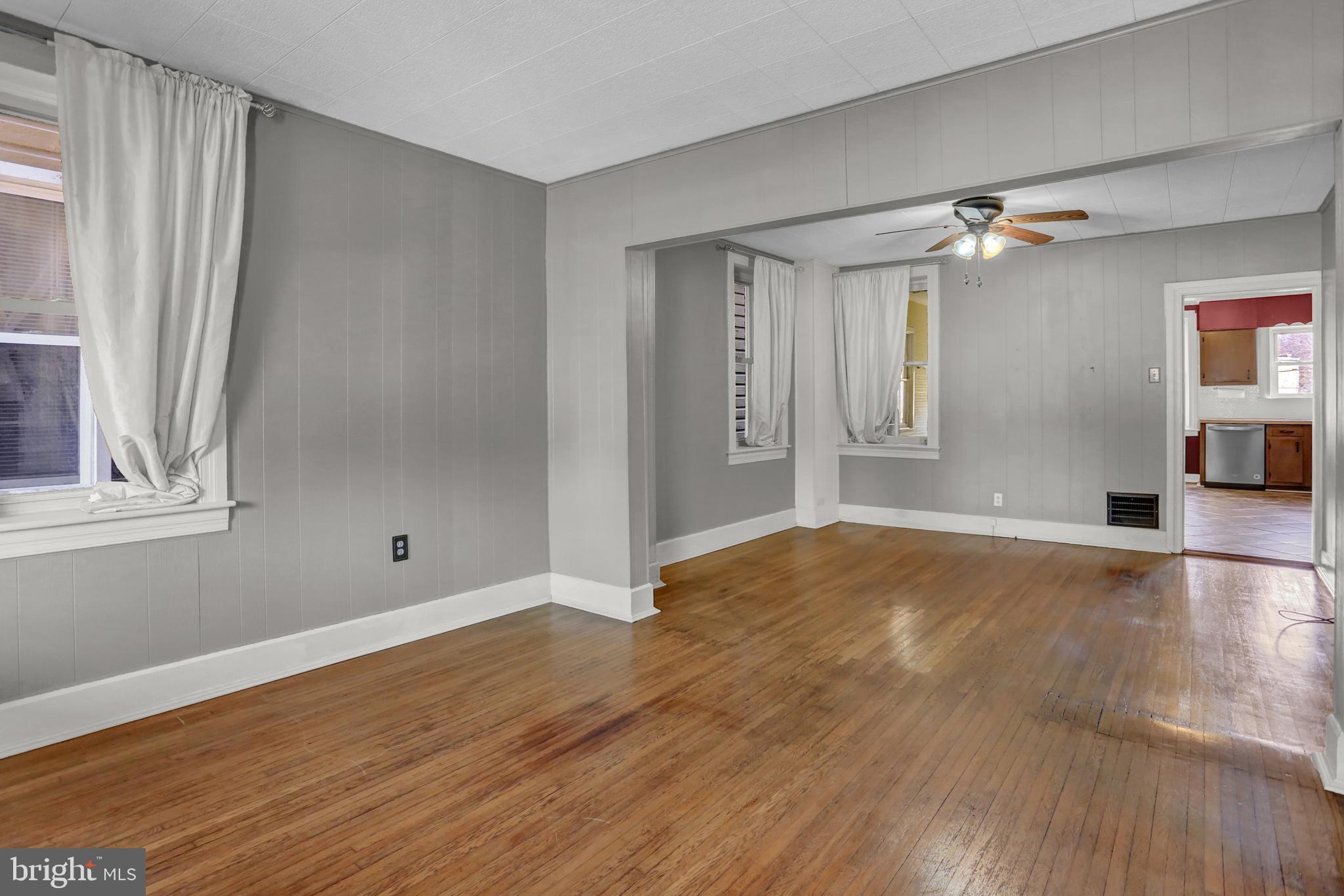 183 South East Street Spring Grove, PA 17362 - Photo 6 of 37