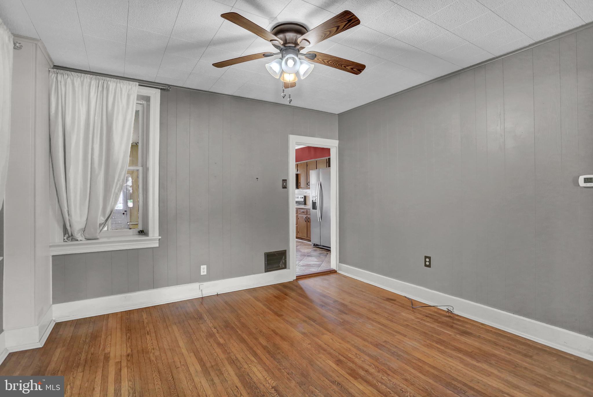 183 South East Street Spring Grove, PA 17362 - Photo 7 of 37