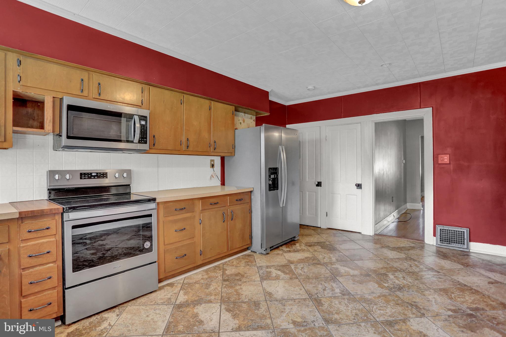 183 South East Street Spring Grove, PA 17362 - Photo 10 of 37