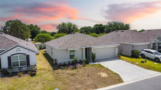 $300,000 | 8471 Clearway Drive, Wildwood, FL 34785