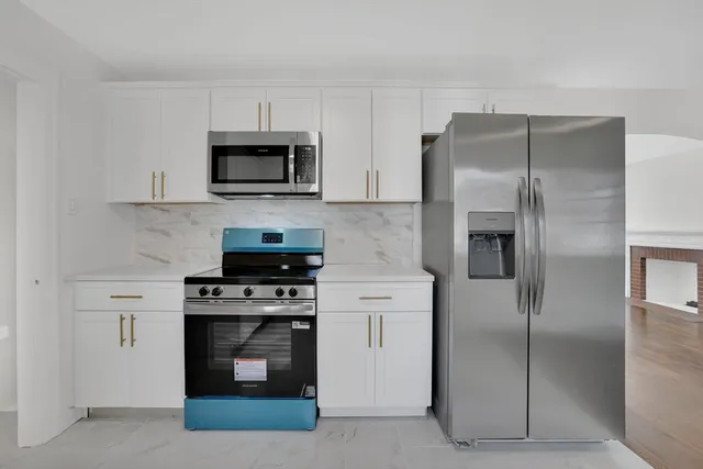 $329,900 | 100 Abbott Street, Springfield, MA 01118