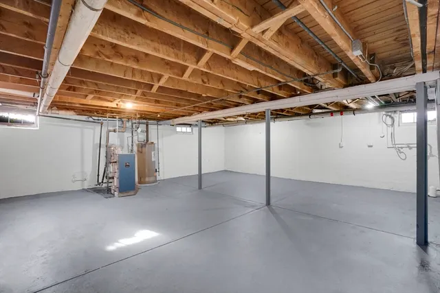 $329,900 | 100 Abbott Street, Springfield, MA 01118