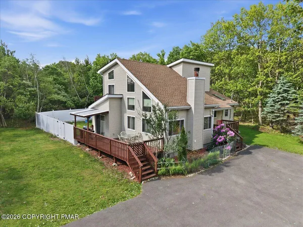 $354,999 | 242 Colonial Terrace, Albrightsville, PA 18210