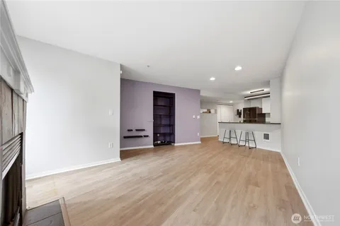 $349,950 | 232 Belmont Avenue East, Unit 202, Seattle, WA 98102