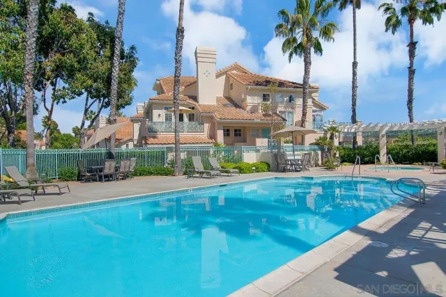 a view of a yard in front of a building