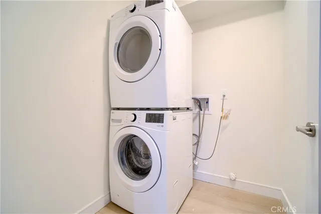 $4,350 | 259 South Ave 54, Unit 1/4, Los Angeles, CA 90042