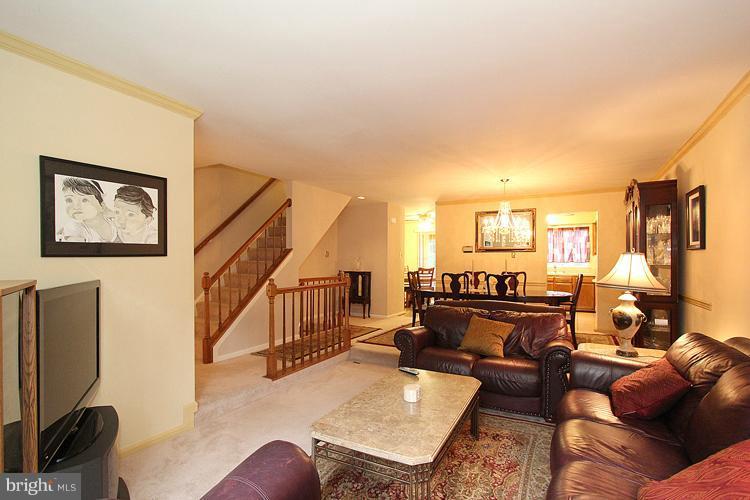 2207 Wimbledon Circle Silver Spring, MD 20906 - Photo 12 of 30 Living Room