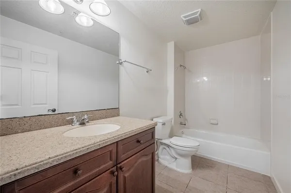 $2,400 | 6336 Buford Street, Unit 203, Orlando, FL 32835