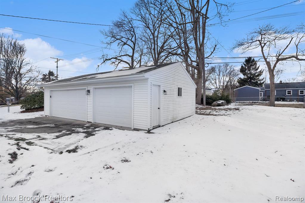 645 Center Ridge South Lyon, MI 48178 - Photo 27 of 30