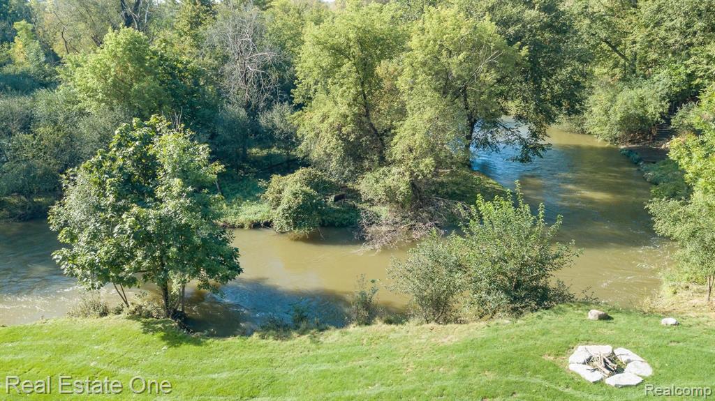 2083 Bonnie Brae Street Rochester Hills, MI 48309 - Photo 26 of 26