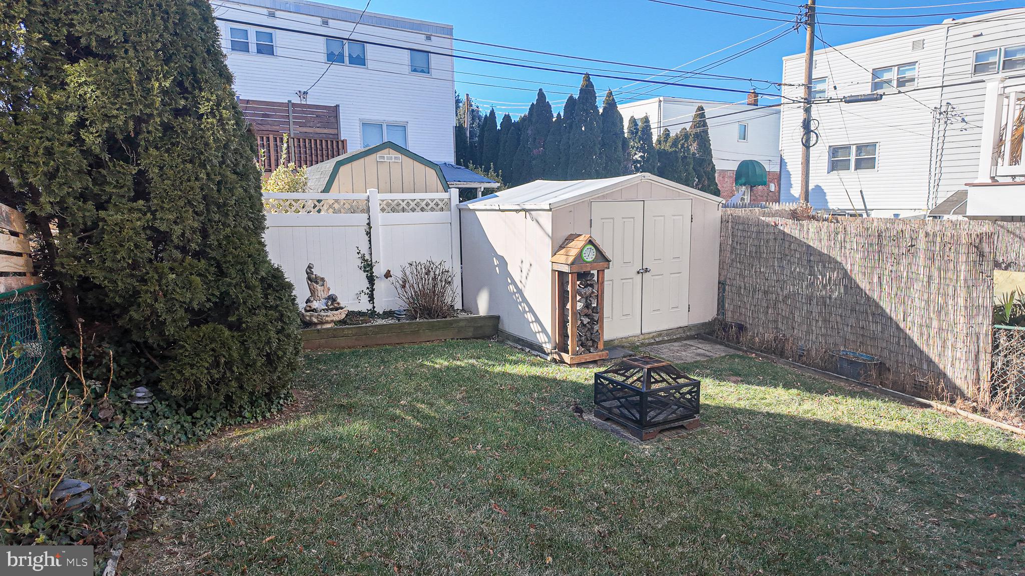 10964 Kipling Lane Philadelphia, PA 19154 - Photo 29 of 31 a view of a back yard of the house