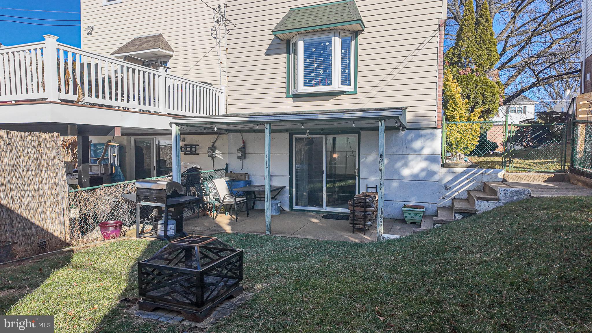 10964 Kipling Lane Philadelphia, PA 19154 - Photo 30 of 31 a view of a house with backyard porch and sitting area