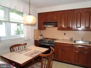 333 South Devon Avenue Wayne, PA 19087 - Photo 3 of 6 Gallery Image 3
