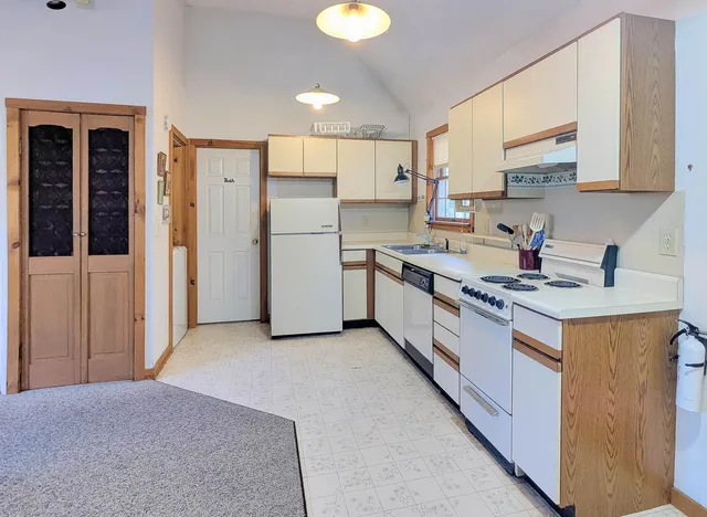 $485,000 | 7 Pine Tree Lane, West Dover, VT 05356