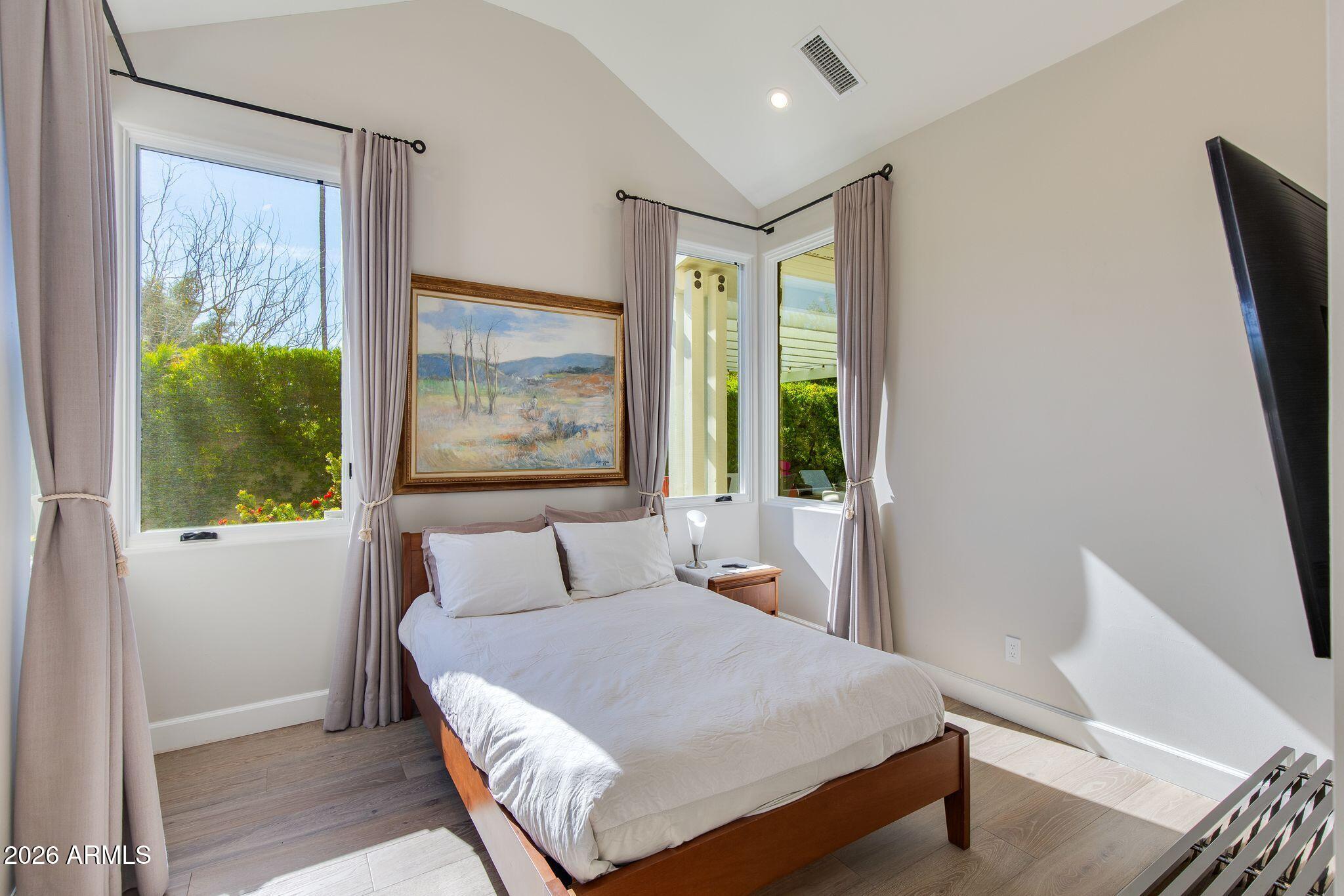 4408 37th Way Phoenix, AZ 85018 - Photo 13 of 23 Bed 2