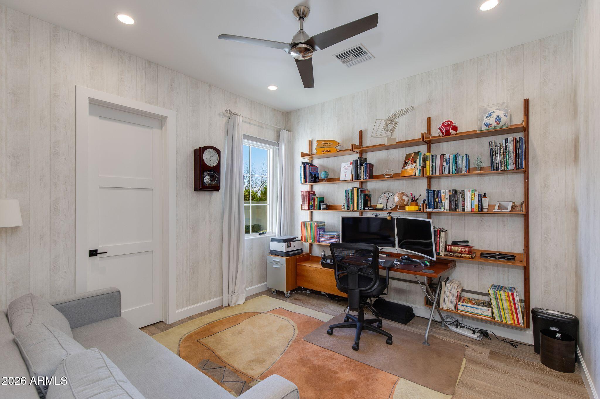 4408 37th Way Phoenix, AZ 85018 - Photo 17 of 23 Bed 4