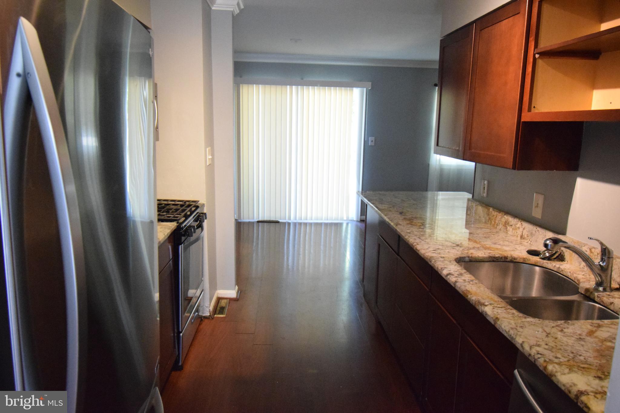 39 Top View Court Baltimore, MD 21244 - Photo 3 of 29