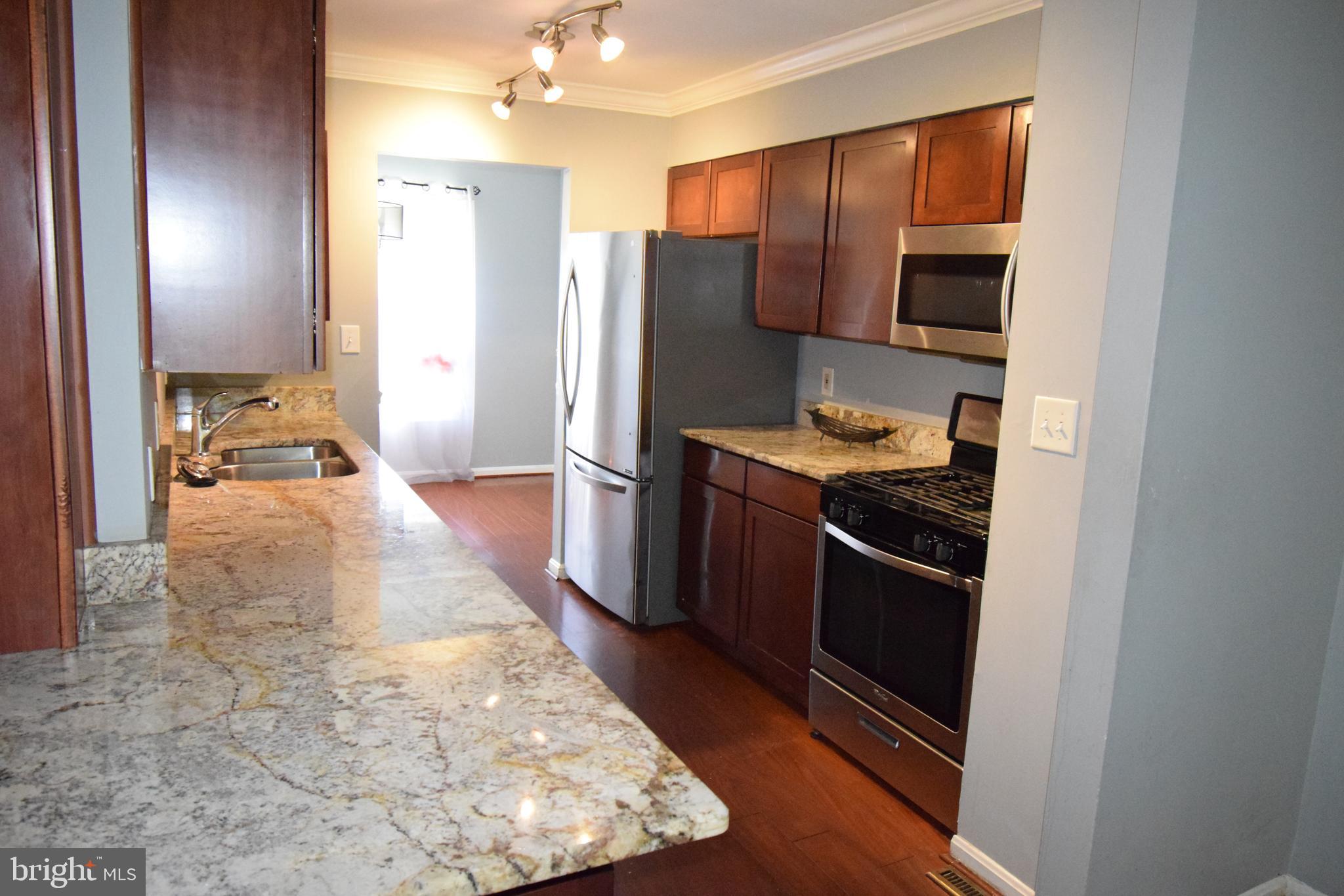 39 Top View Court Baltimore, MD 21244 - Photo 7 of 29