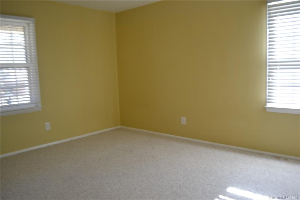 6017 Eastbrook Road Charlotte, NC 28215 - Photo 11 of 15 Gallery Image 11
