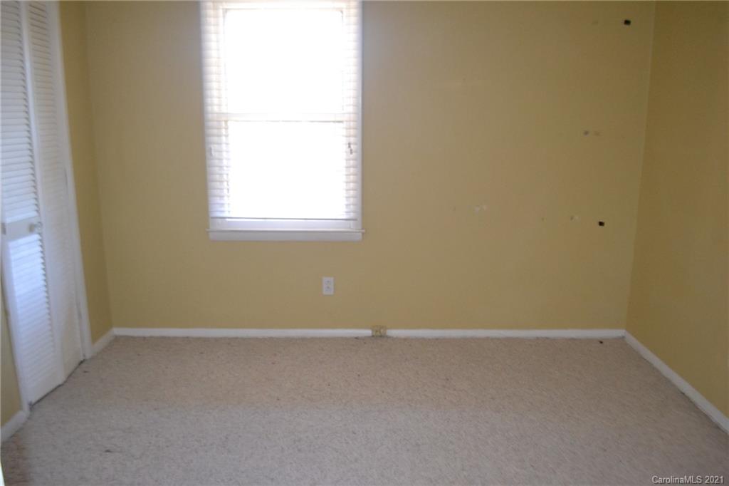 6017 Eastbrook Road Charlotte, NC 28215 - Photo 12 of 15 Gallery Image 12
