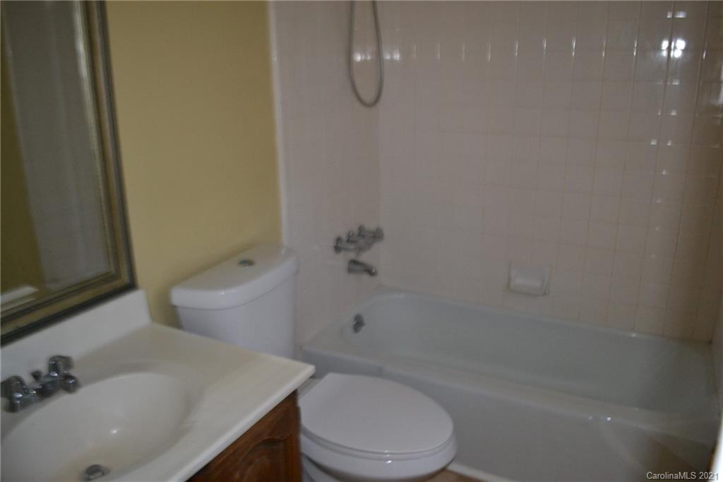 6017 Eastbrook Road Charlotte, NC 28215 - Photo 13 of 15 Gallery Image 13