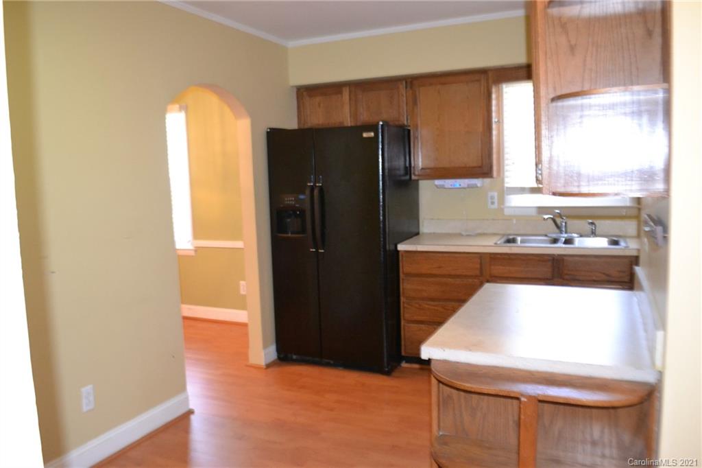 6017 Eastbrook Road Charlotte, NC 28215 - Photo 5 of 15 Gallery Image 5