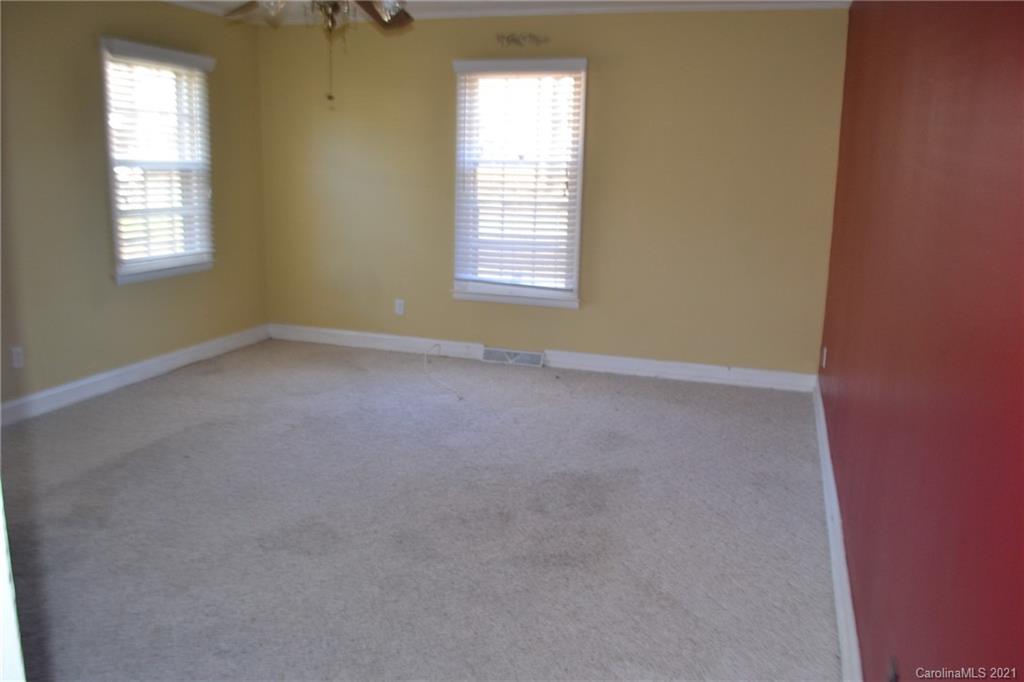 6017 Eastbrook Road Charlotte, NC 28215 - Photo 7 of 15 Gallery Image 7