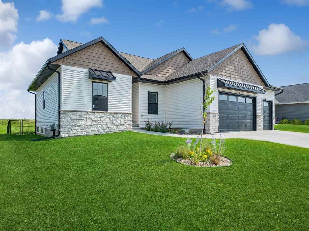 1734 Cottage Ridge Drive Marion, IA 52302 - Photo 2 of 36 Gallery Image 2