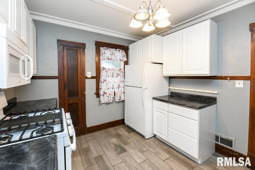 401 East State Street Manito, IL 61546 - Photo 12 of 35 Gallery Image 12