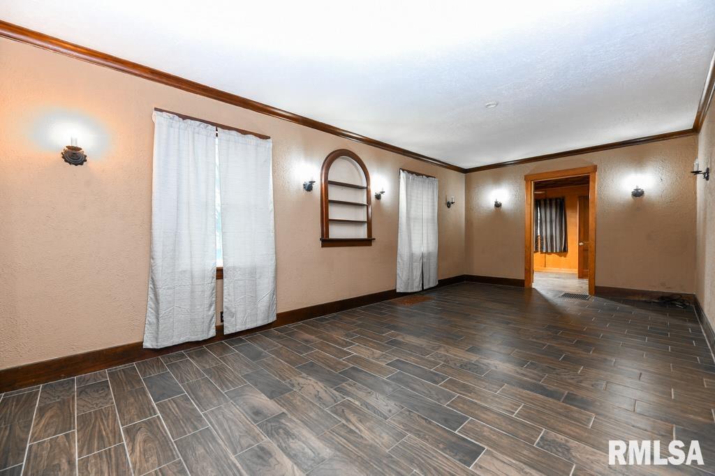 401 East State Street Manito, IL 61546 - Photo 7 of 35 Gallery Image 7
