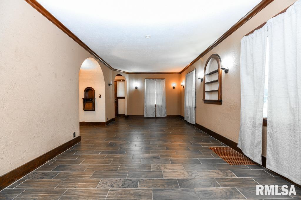 401 East State Street Manito, IL 61546 - Photo 9 of 35 Gallery Image 9