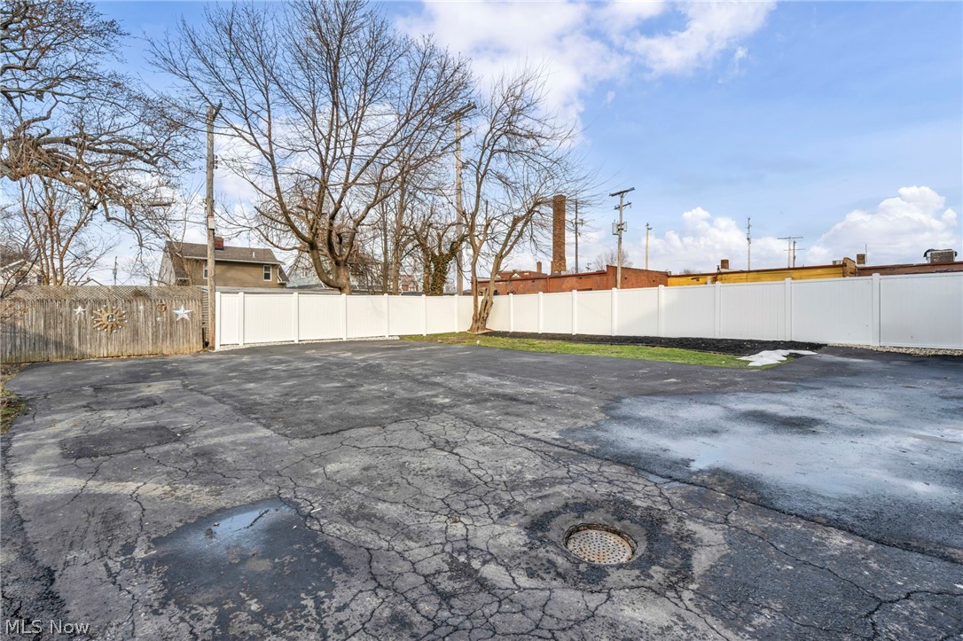 18405 Windward Road Cleveland, OH 44119 - Photo 44 of 45 Gallery Image 44