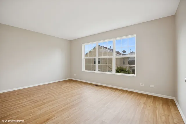 $2,990 | 639 Navajo Street, Round Lake Heights, IL 60073