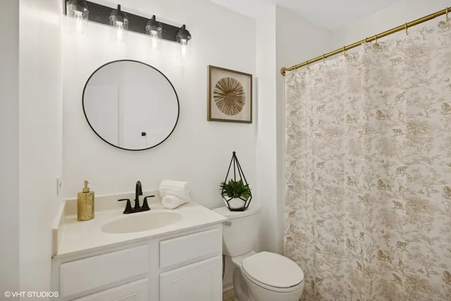 $2,990 | 639 Navajo Street, Round Lake Heights, IL 60073